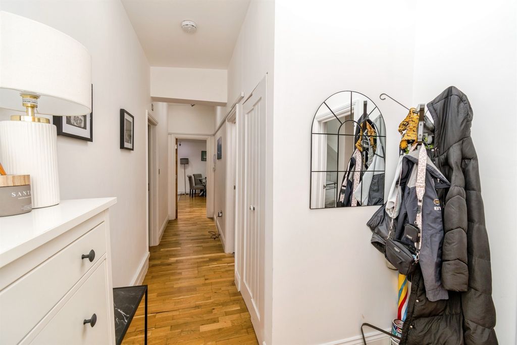 Additional image 3 of 2 bed flat for saleAbbey Walk, Romsey SO51