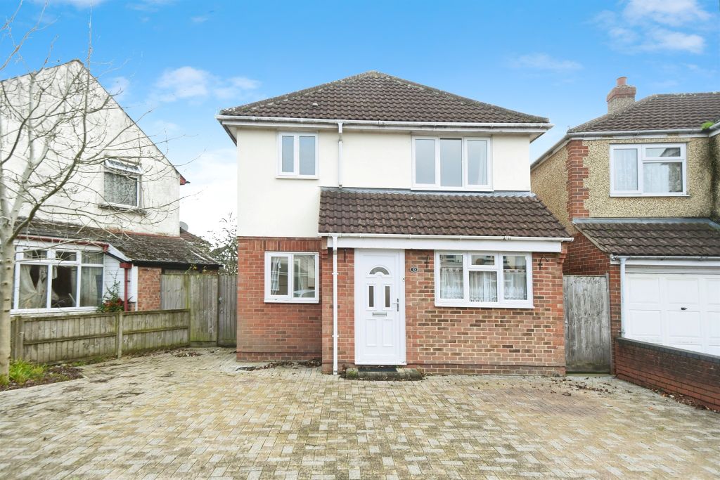 3 bed detached house for saleWhitby Grove, Swindon SN2