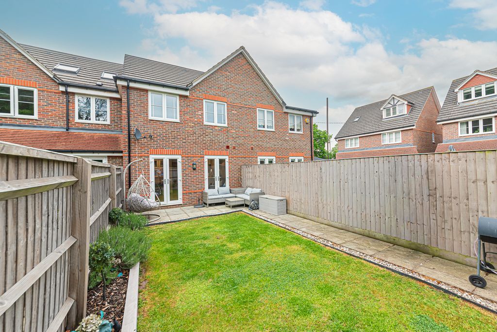 Additional image 12 of 3 bed terraced house for sale3 Ballin Gardens, New Road, Ascot, Berkshire SL5