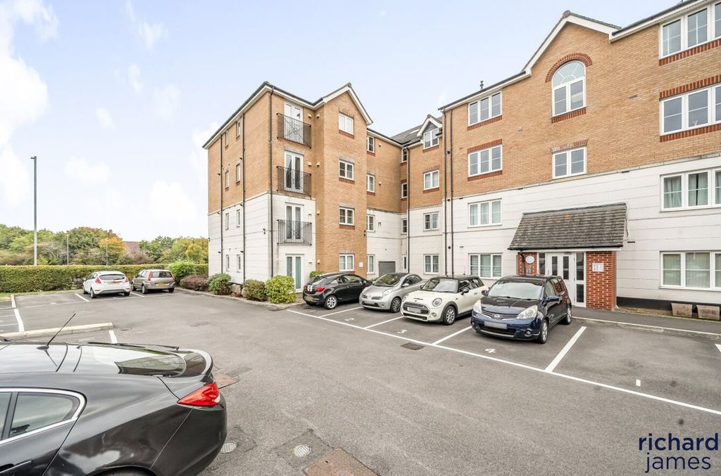 Additional image 10 of 2 bed flat for saleTwickenham Close, Stratton St Margaret, Swindon SN3