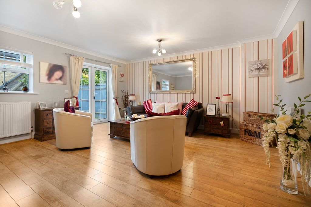 Additional image 2 of 4 bed terraced house for saleFernbank Road, Ascot SL5