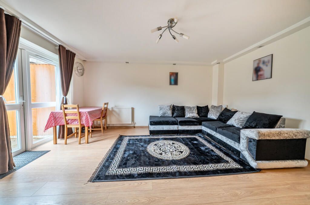 Additional image 2 of 2 bed flat for saleSt. Andrews, Bracknell RG12