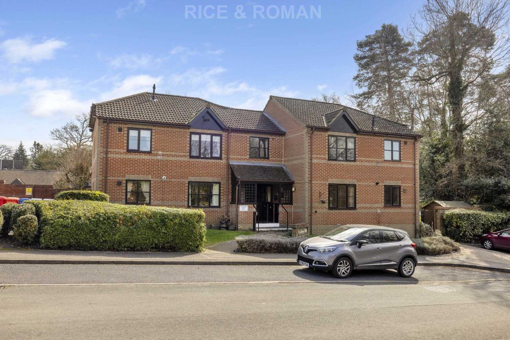2 bed flat for saleCopenhagen Walk, Crowthorne RG45