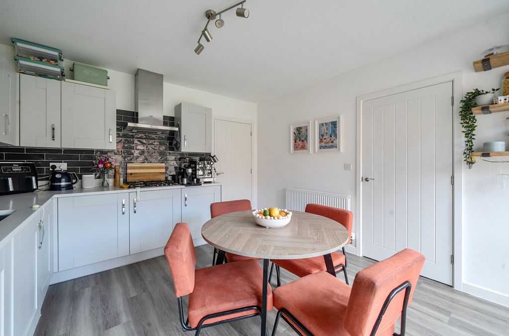 Additional image 9 of 3 bed semi-detached house for saleHunstanton Drive, Binfield, Bracknell, Berkshire RG42