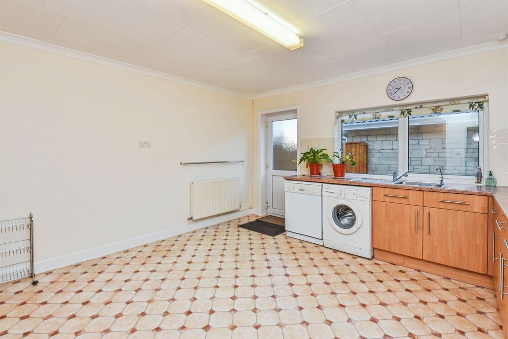 Additional image 5 of 3 bed detached bungalow for saleBrookwell Close, Chippenham SN15