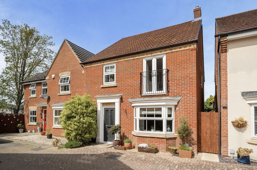 4 bed detached house for saleWainwright Mews, Wroughton, Swindon SN4