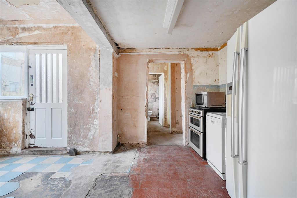 Additional image 6 of 3 bed semi-detached house for saleDevizes Road, Wroughton SN4