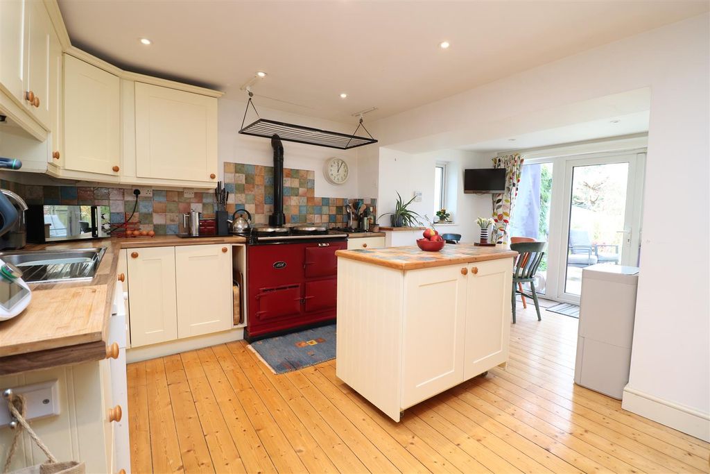 Additional image 6 of 3 bed semi-detached house for saleClarendon Road, Trowbridge BA14