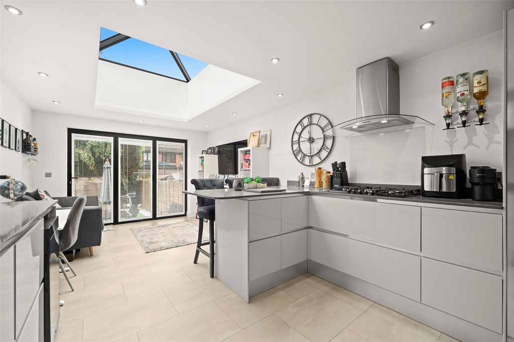 Additional image 2 of 3 bed semi-detached house for saleCollege Road, College Town, Sandhurst, Berkshire GU47