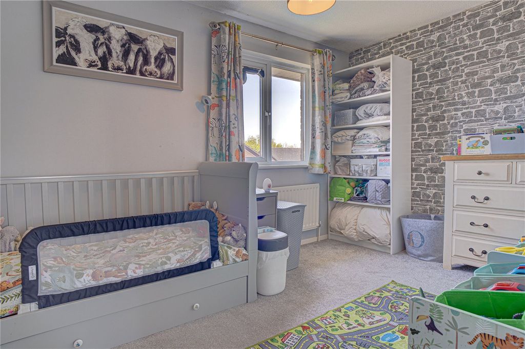 2 bed end terrace house for saleLucerne Close, Middleleaze, Swindon, Wiltshire SN5 photo 5