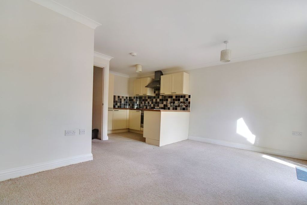 Additional image 11 of 2 bed flat for saleMarbeck Close, Redhouse SN25