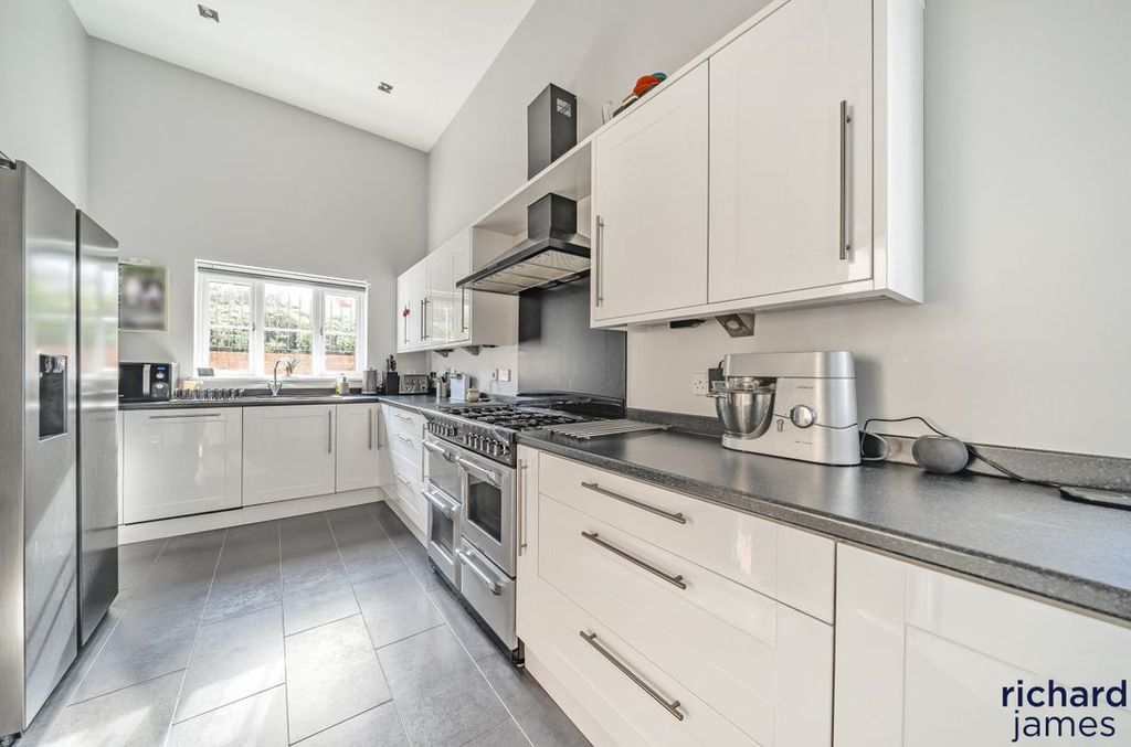 Additional image 9 of 5 bed detached house for saleOkus Road, Swindon SN1