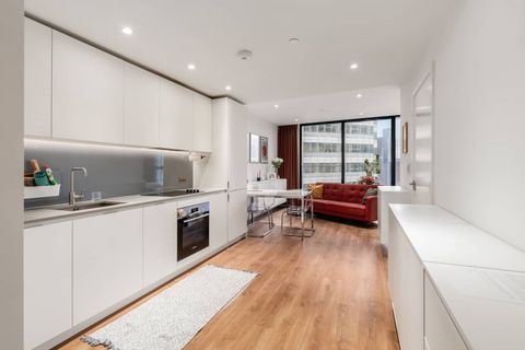 803 Hampton Tower, 75 Marsh Wall, London E14, Studio for sale
