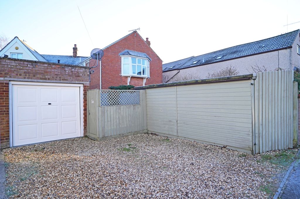 Additional image 13 of 3 bed semi-detached house for saleLechlade Road, Highworth SN6