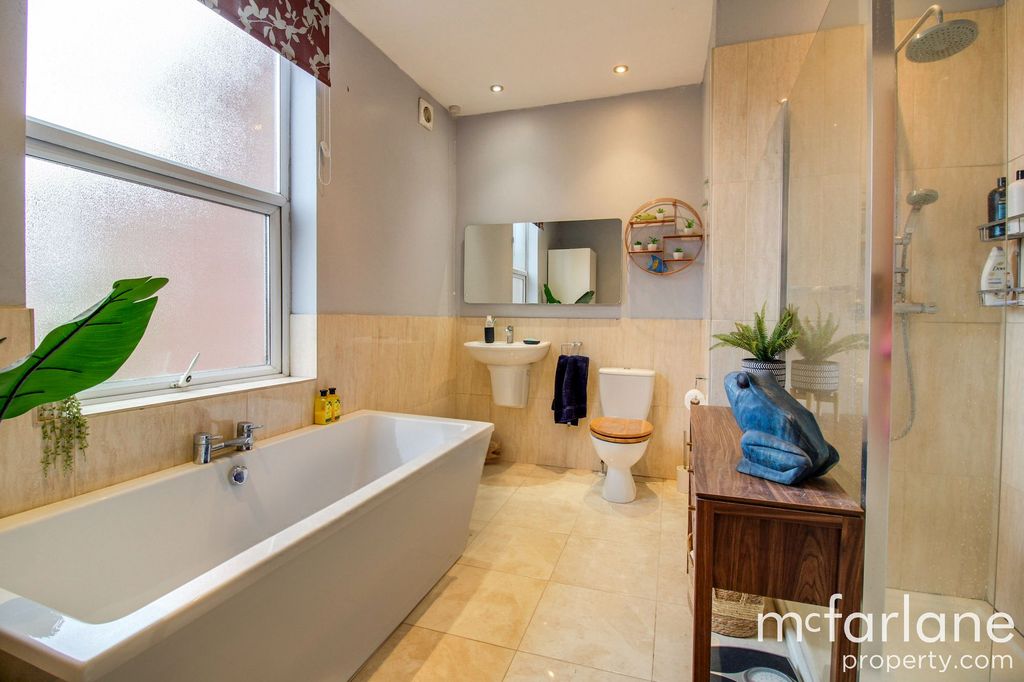 Additional image 15 of 5 bed detached house for salePark Lane, Swindon SN1