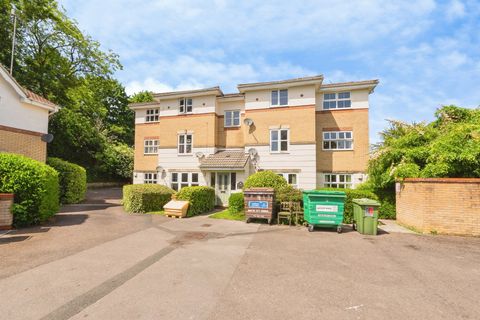 De La Warre Court, St. Annes Park, Bristol BS4