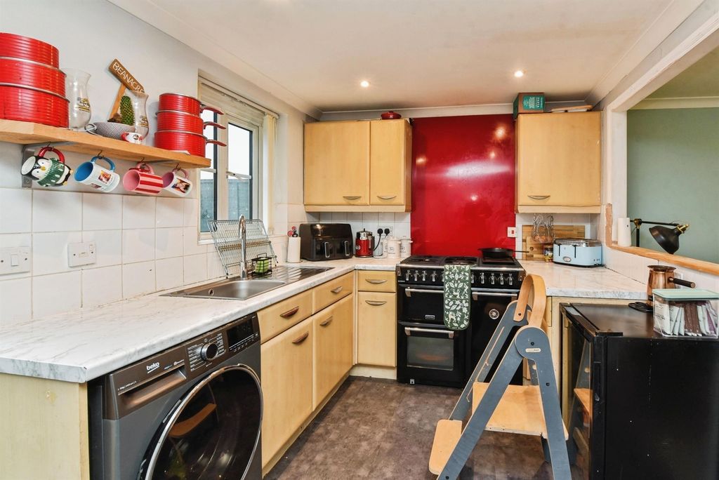 Additional image 2 of 4 bed semi-detached house for saleBowmans Court, Melksham SN12