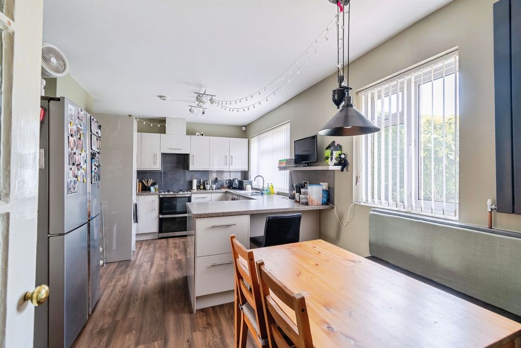 Additional image 10 of 3 bed semi-detached house for saleBrook Street, Chippenham SN14