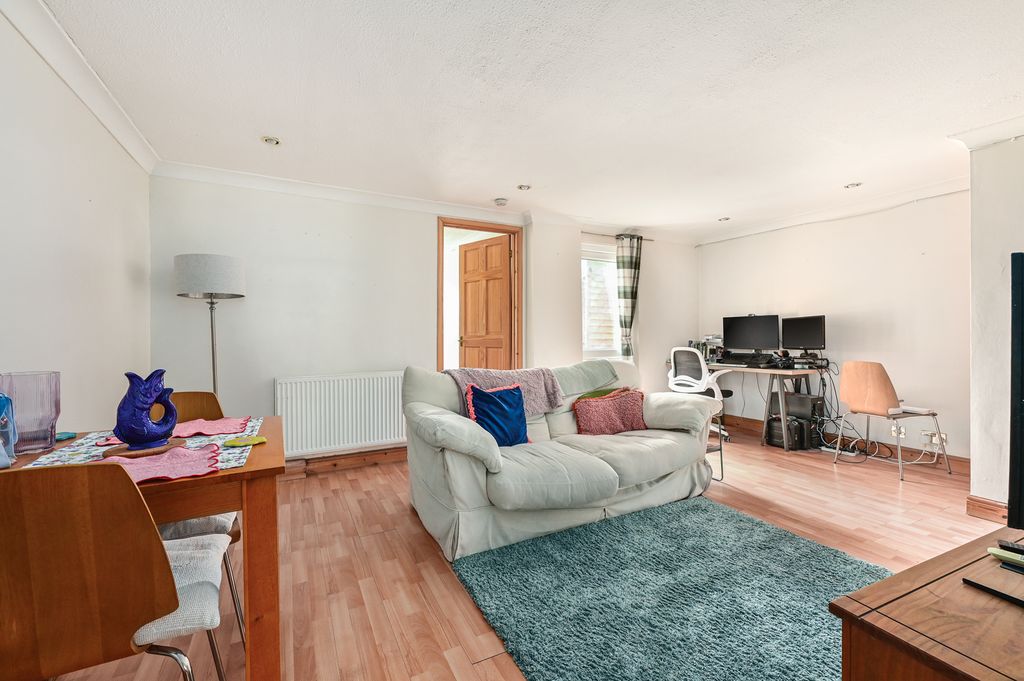 Additional image 2 of 1 bed maisonette for saleKingsway, Blackwater, Camberley GU17