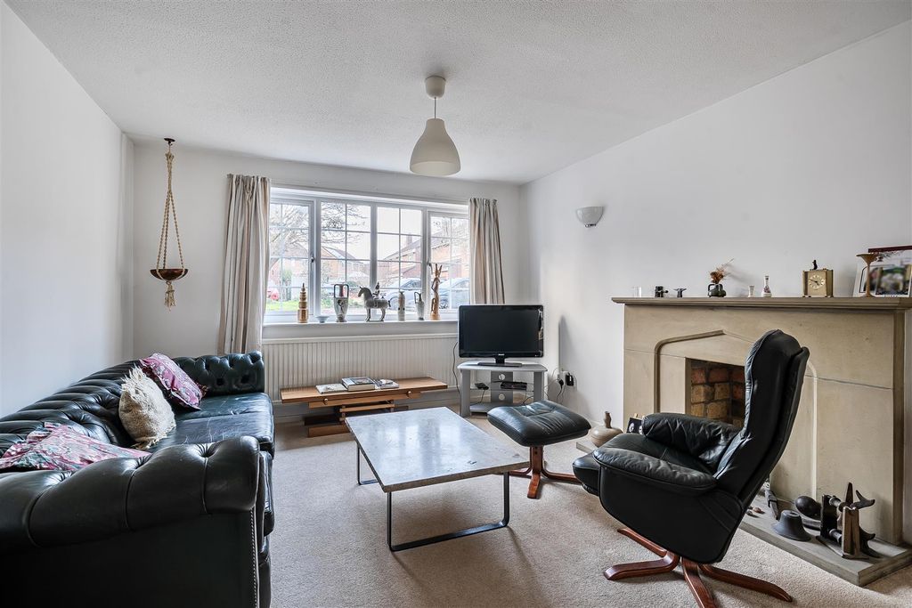 Additional image 2 of 4 bed detached house for saleOak Tree Close, Trowbridge BA14