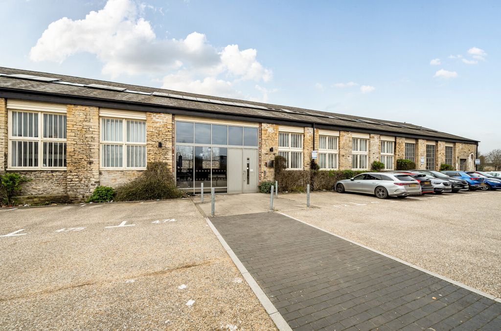 1 bed flat for saleChain Testing House, Evening Star Lane, Swindon SN2 photo 2