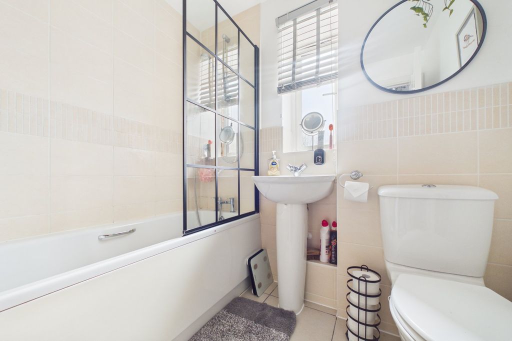Additional image 10 of 3 bed semi-detached house for saleCuckoo Lane, Bracknell, Berkshire RG12