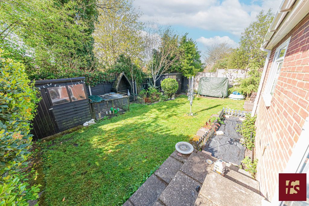 Additional image 12 of 3 bed semi-detached bungalow for saleNapier Road, Crowthorne, Berkshire RG45