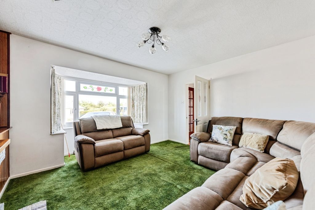Additional image 6 of 6 bed semi-detached house for saleThames Avenue, Swindon SN25