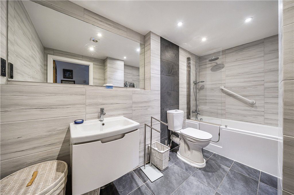 Additional image 12 of 2 bed flat for saleChurch Street, Romsey, Hampshire SO51