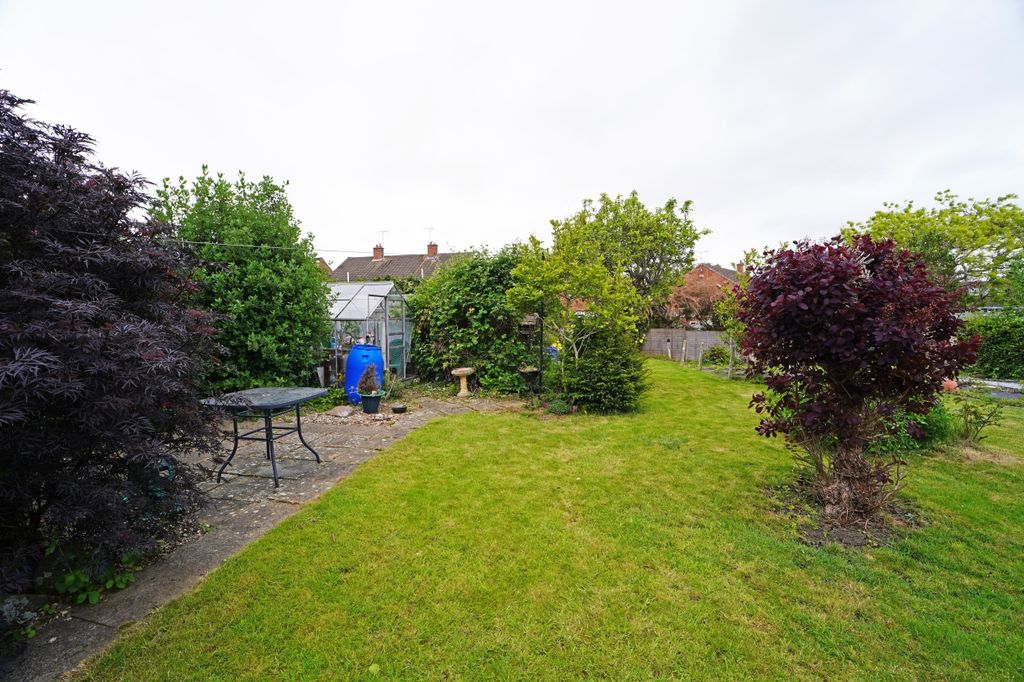 Additional image 2 of 3 bed semi-detached house for saleElmswood Close, Swindon SN2