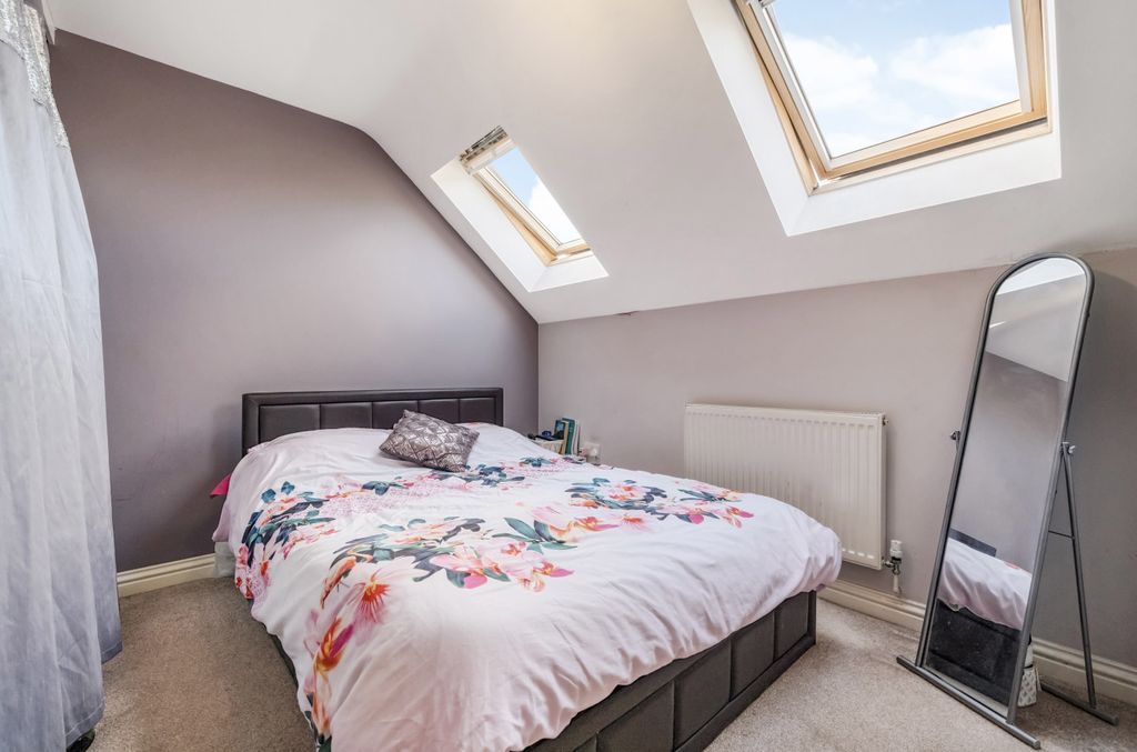 Additional image 6 of 2 bed flat for saleRoebuck Estate, Binfield, Bracknell, Berkshire RG42