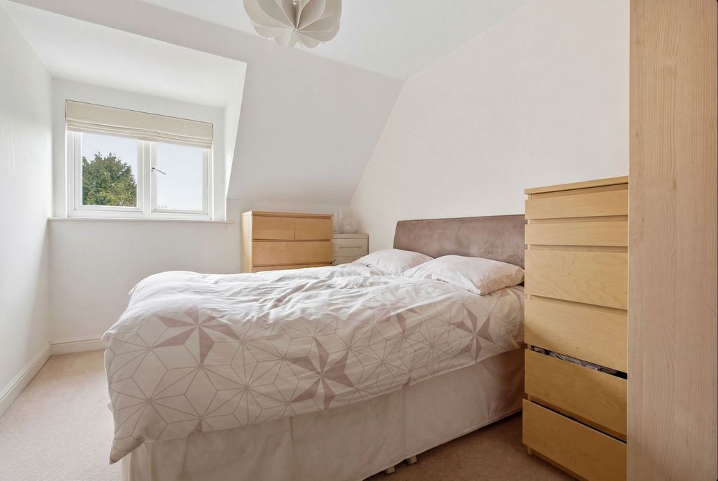 Additional image 7 of 2 bed flat for saleLondon Road, Ascot SL5