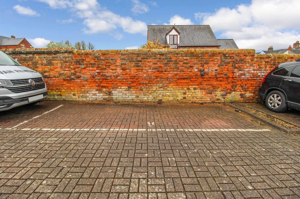 Additional image 14 of 2 bed flat for saleBath Road, Swindon SN1