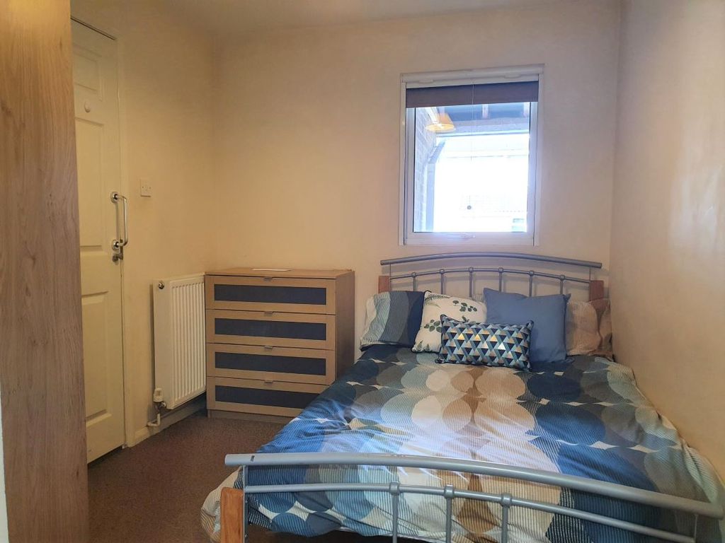Additional image 17 of 6 bed terraced house for sale5 Glebewood, Bracknell, Berkshire RG12