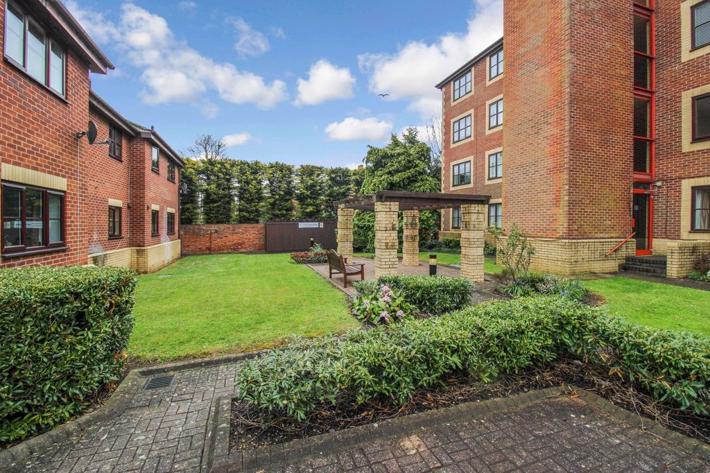 Additional image 13 of 2 bed flat for saleBath Road, Swindon SN1