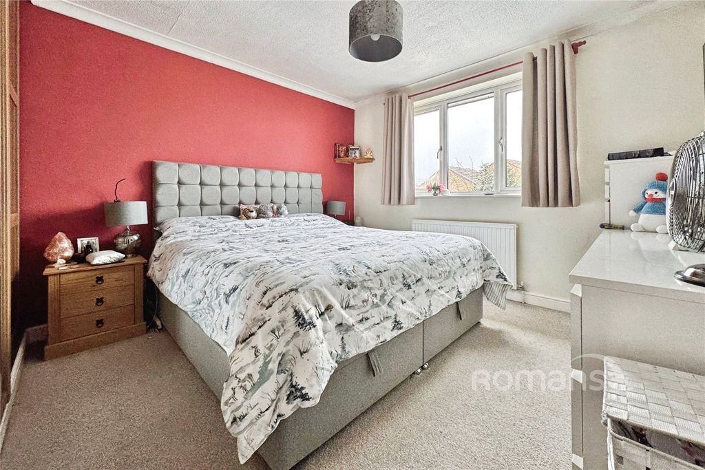 Additional image 8 of 3 bed semi-detached house for saleWargrove Drive, College Town, Sandhurst GU47