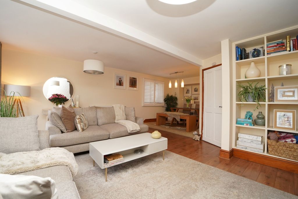 Additional image 5 of 3 bed semi-detached house for saleLechlade Road, Highworth SN6