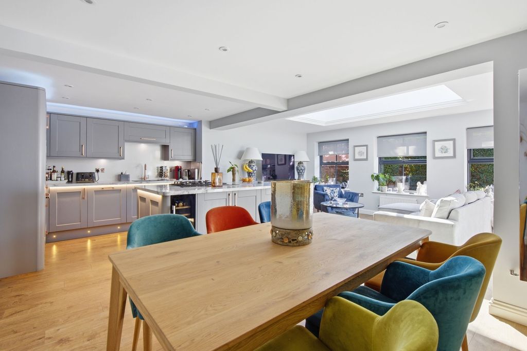 Additional image 4 of 4 bed detached house for saleRoundshead Drive, Warfield RG42