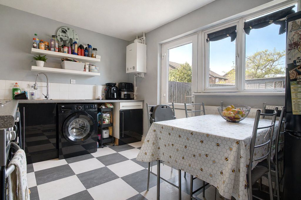 2 bed end terrace house for saleLucerne Close, Middleleaze, Swindon, Wiltshire SN5 photo 3