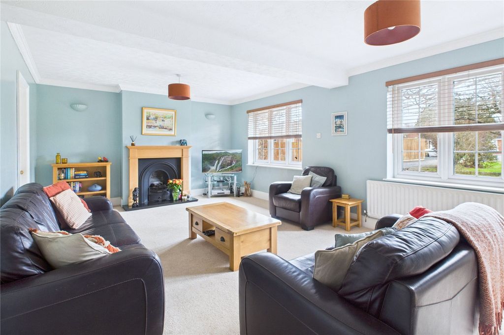 Additional image 2 of 5 bed detached house for salePaddock Close, Haydon Wick, Swindon SN25
