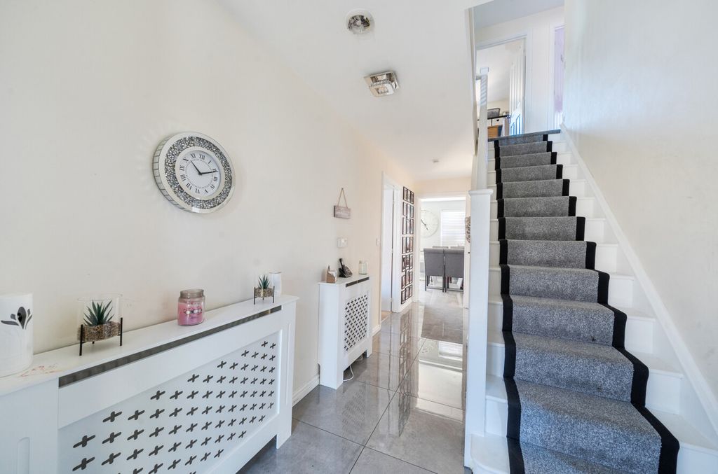 Additional image 20 of 5 bed detached house for salePolesdon Avenue, Coate, Swindon SN3