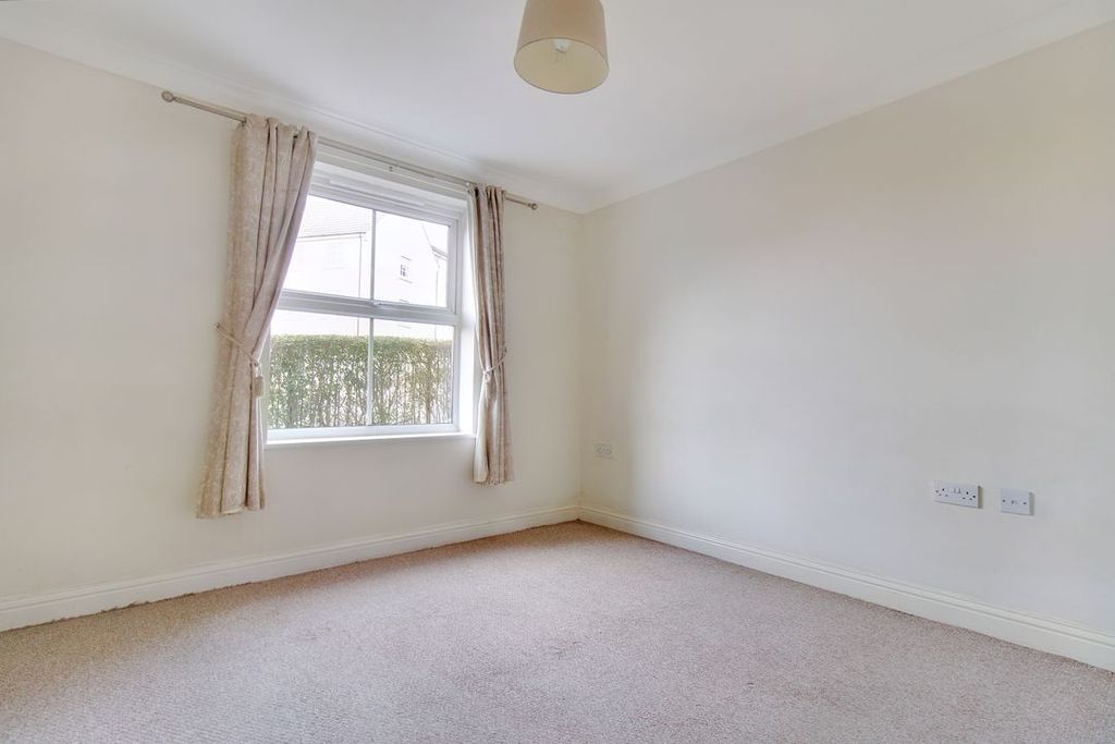 Additional image 7 of 2 bed flat for saleMarbeck Close, Redhouse SN25
