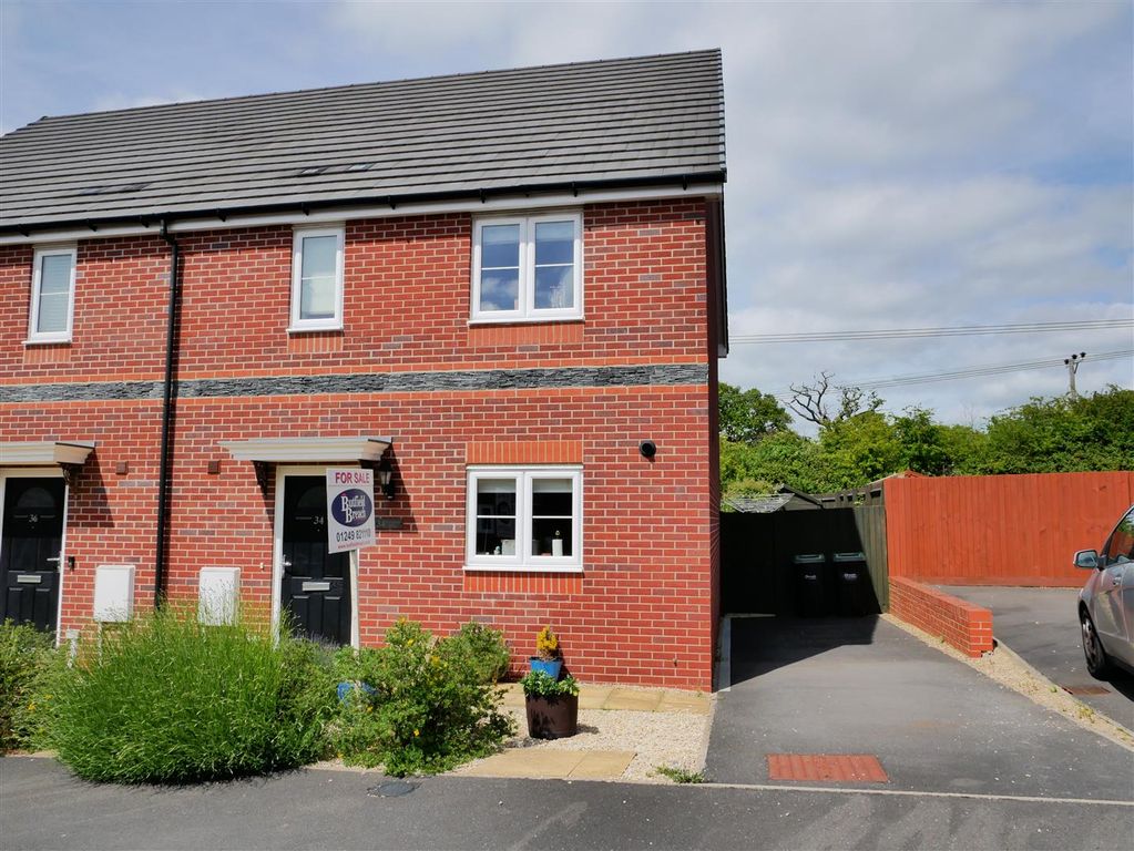 3 bed semi-detached house for saleLarkspur Drive, High Penn Park, Calne SN11