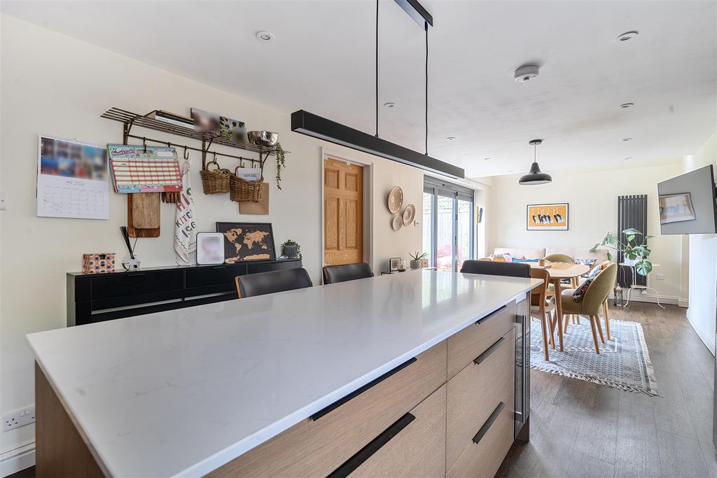 Additional image 3 of 4 bed detached house for saleHigh Street, Sutton Benger, Chippenham SN15