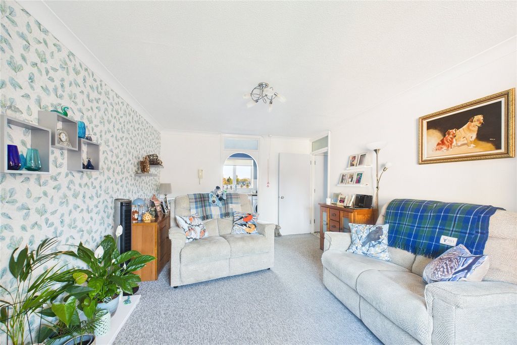 Additional image 4 of 2 bed flat for saleHuntsgreen Court, Bracknell, Berkshire RG12