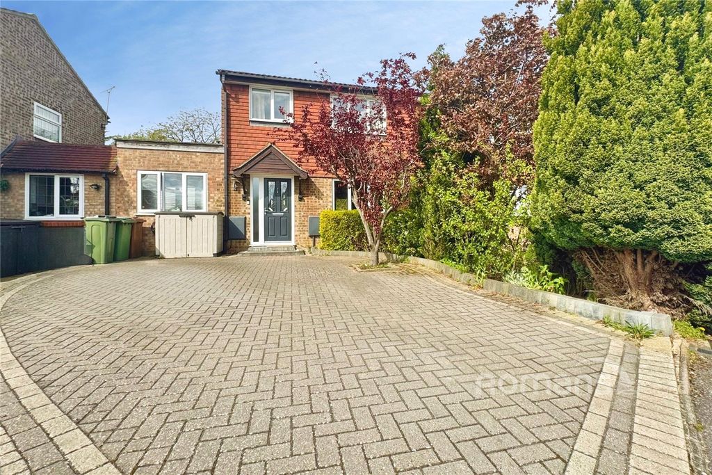 3 bed semi-detached house for saleWargrove Drive, College Town, Sandhurst GU47