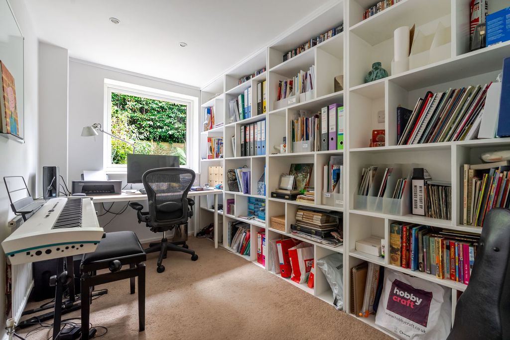 Additional image 5 of 5 bed detached house for saleBeaufort Gardens, Ascot SL5