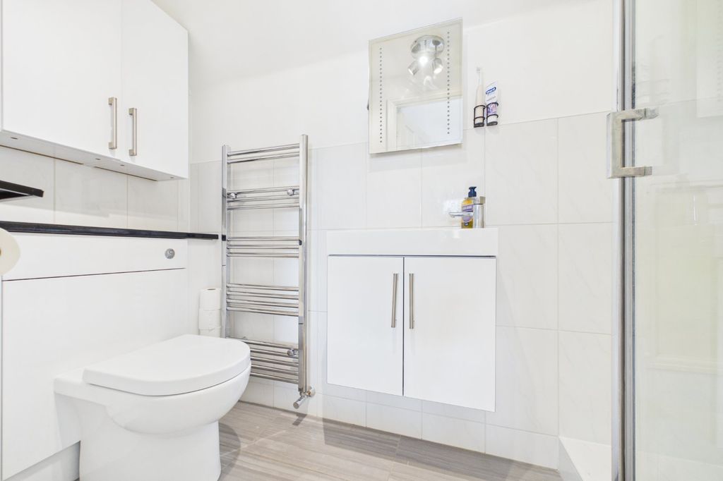 Additional image 7 of 4 bed terraced house for saleSwanley Mews, Broad Lane, Bracknell, Berkshire RG12