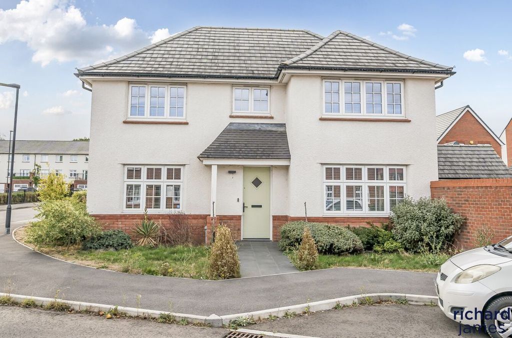 4 bed detached house for saleCrofton Road, Swindon SN3