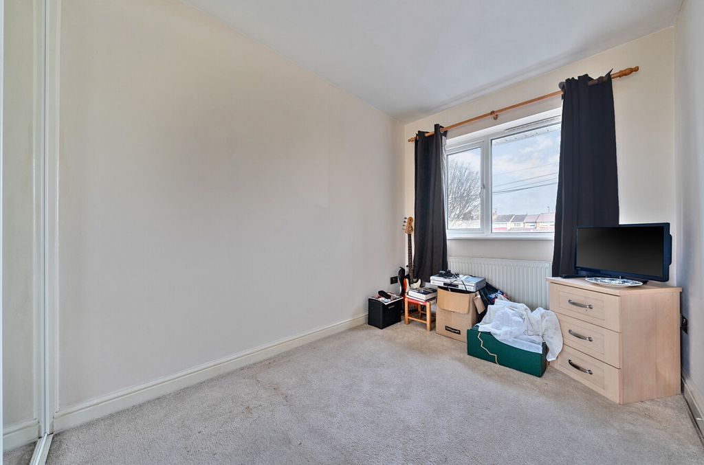 Additional image 13 of 4 bed semi-detached house for saleFairford Crescent, Swindon SN25